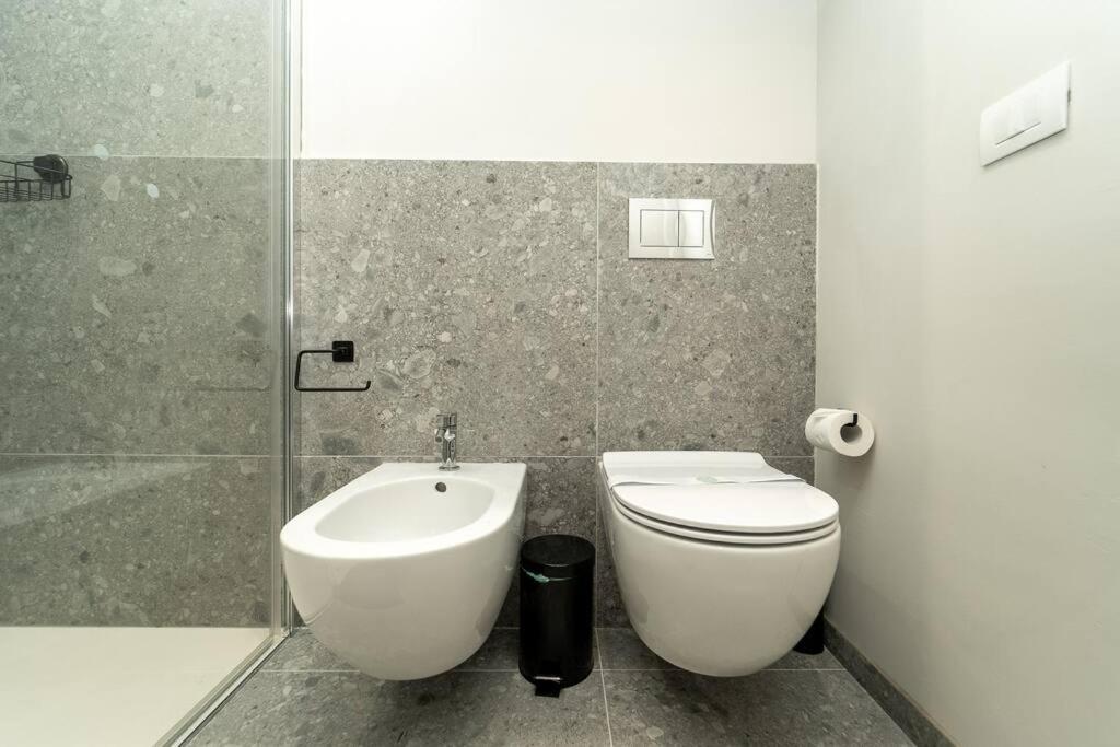 Apt 2 Min From The Cathedral With Private Parking Côme Extérieur photo