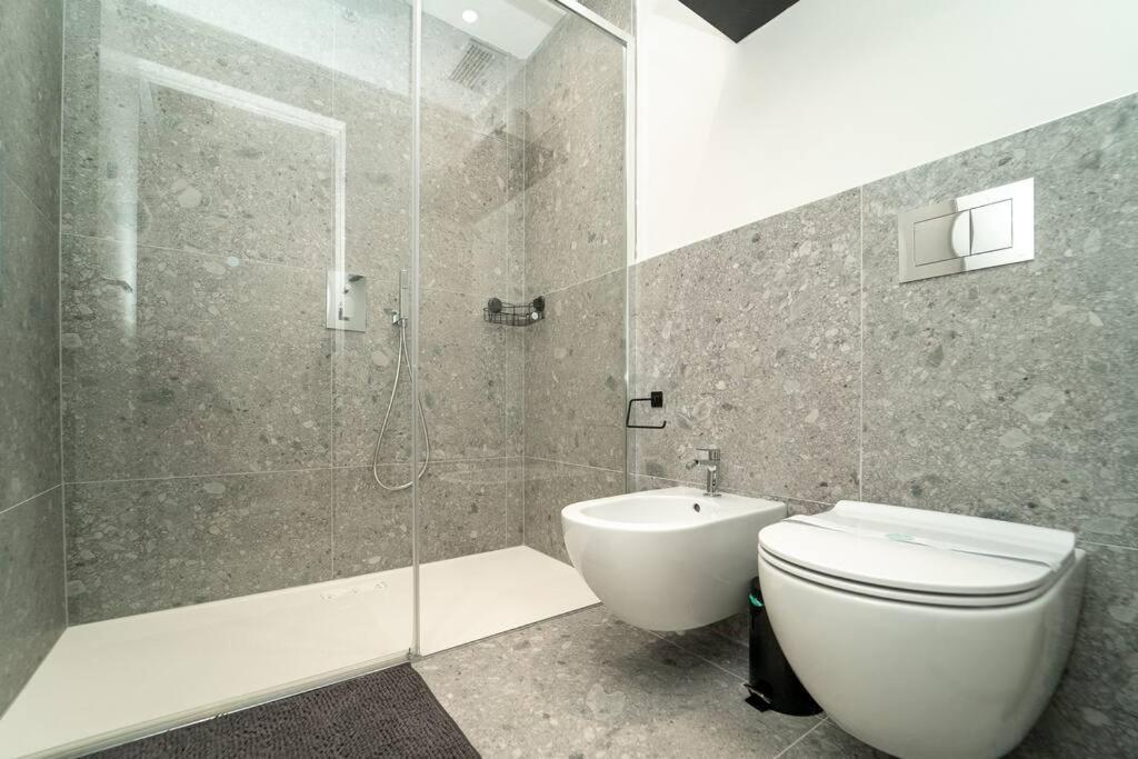 Apt 2 Min From The Cathedral With Private Parking Côme Extérieur photo