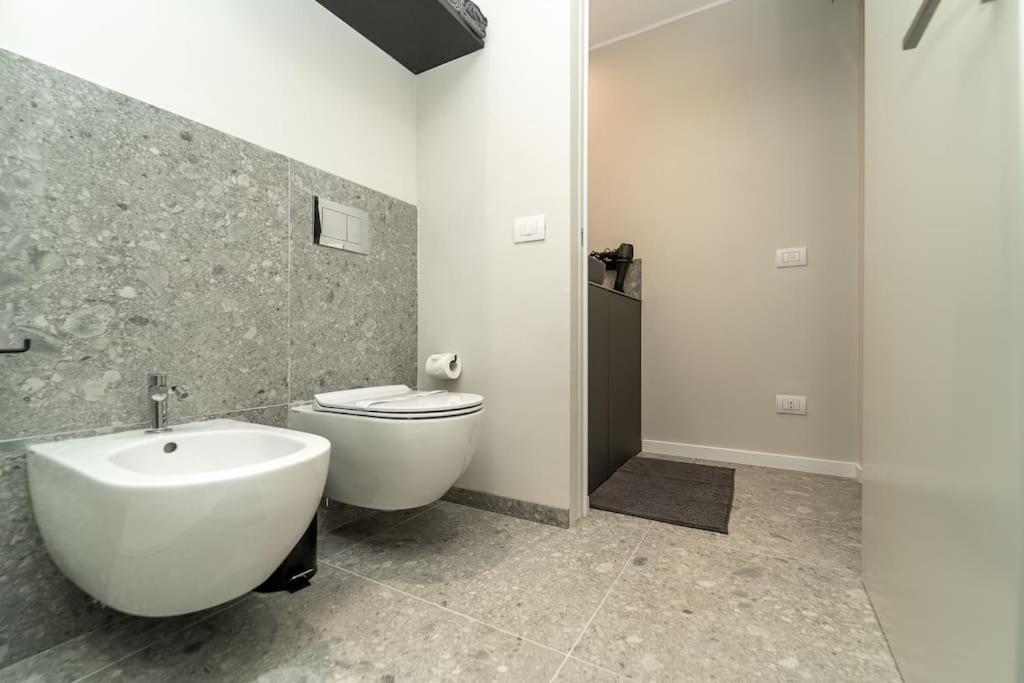 Apt 2 Min From The Cathedral With Private Parking Côme Extérieur photo