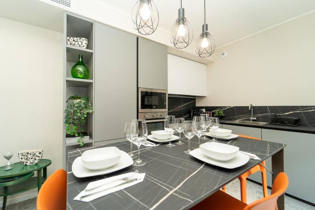 Apt 2 Min From The Cathedral With Private Parking Côme Extérieur photo
