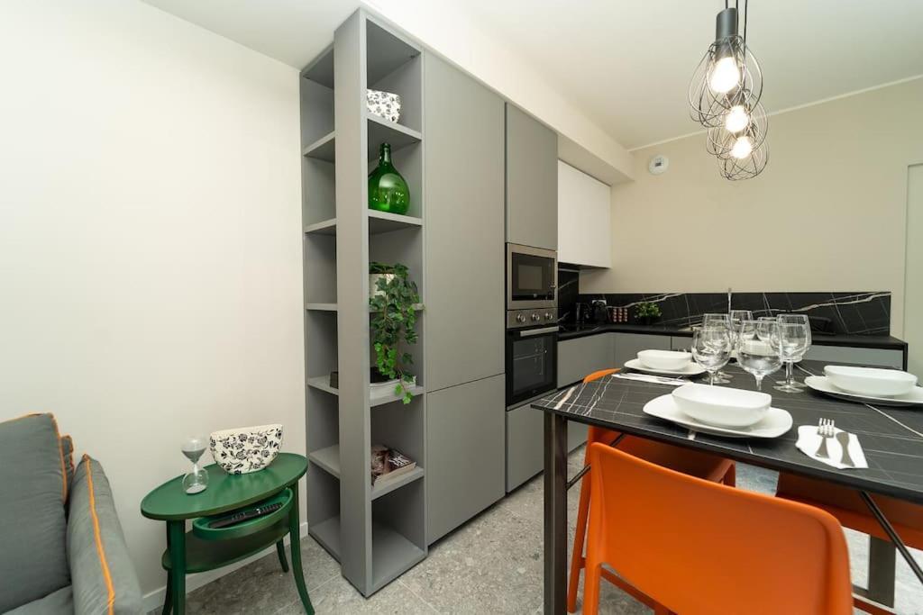 Apt 2 Min From The Cathedral With Private Parking Côme Extérieur photo